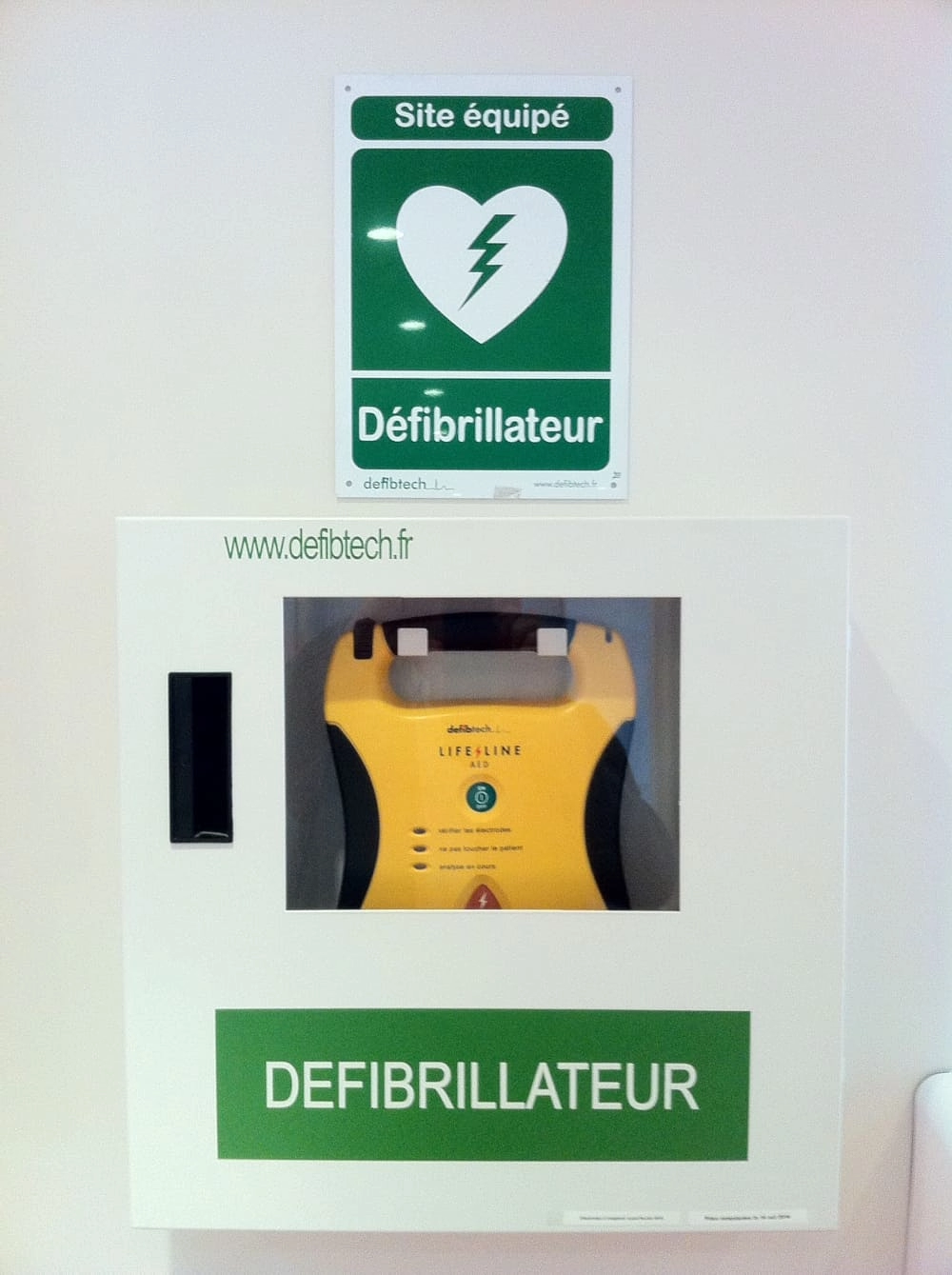 Formation à destination de tous les salariés, pour s’initier à l’utilisation du défibrillateur.